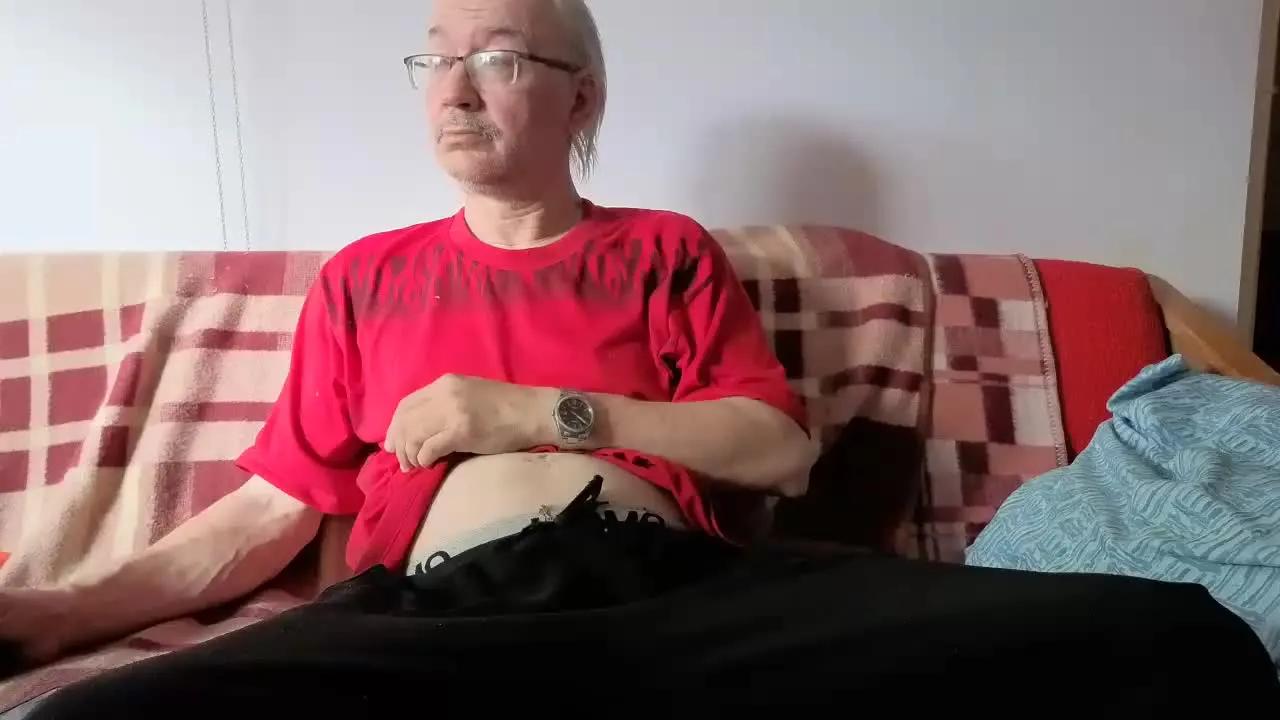 Offline cumloverboyxxx69 on Streamray