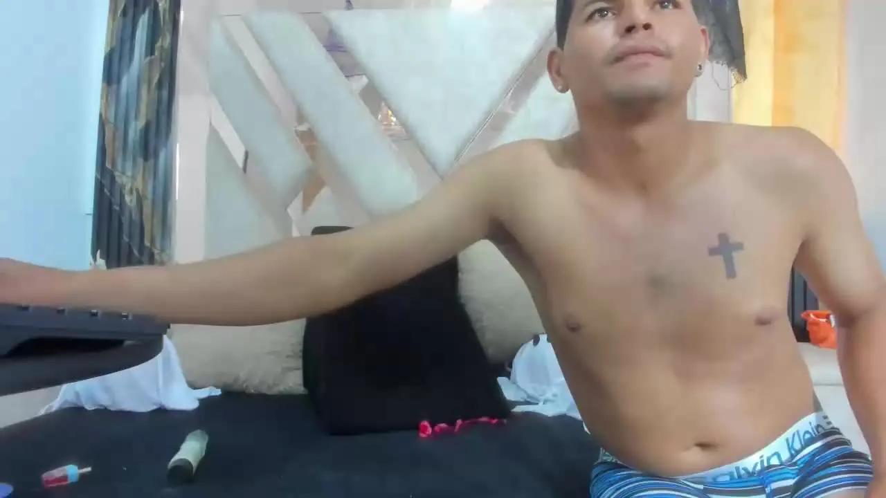 Offline DapheANDLiam on Streamray