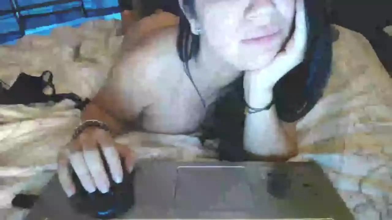 Offline De_Luxe on Streamray