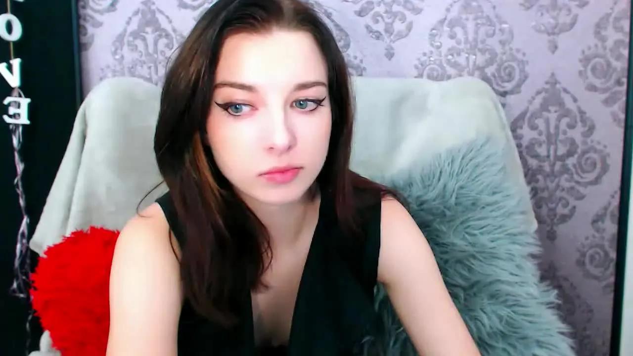 Offline DominaLuna on Streamray