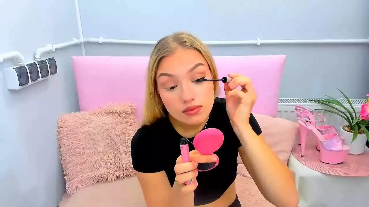 Offline EvetteDiva on Streamray