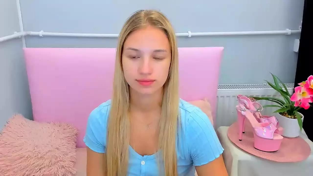 Offline EvetteDiva on Streamray