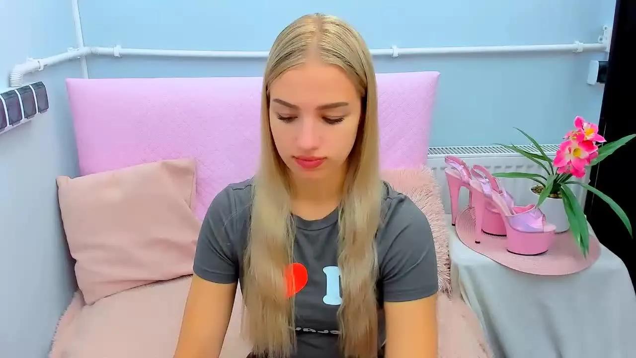 Offline EvetteDiva on Streamray