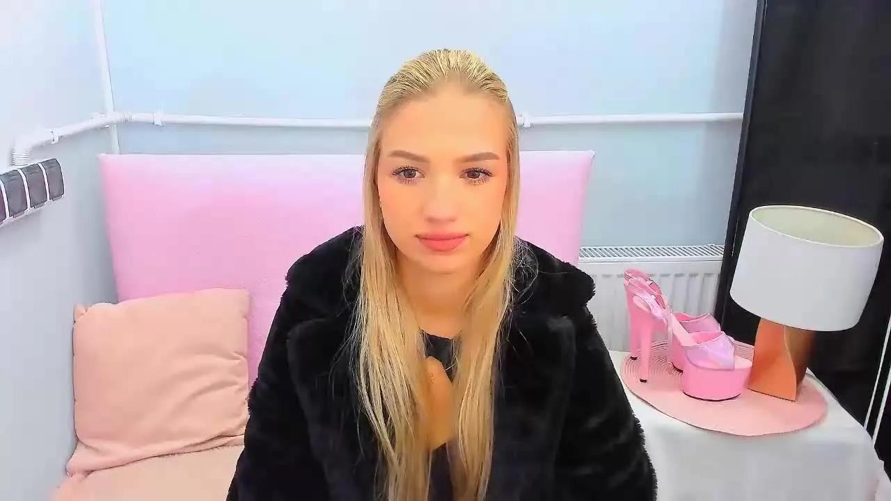 Offline EvetteDiva on Streamray