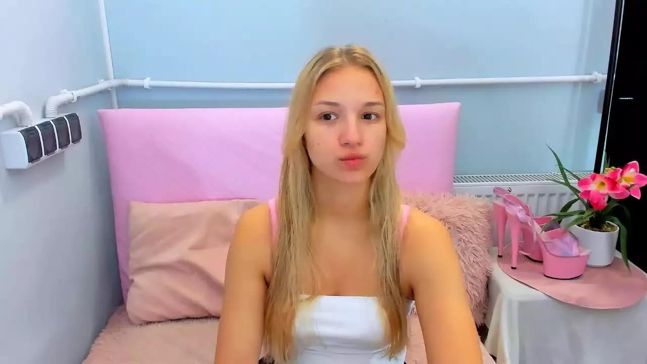 Offline EvetteDiva on Streamray