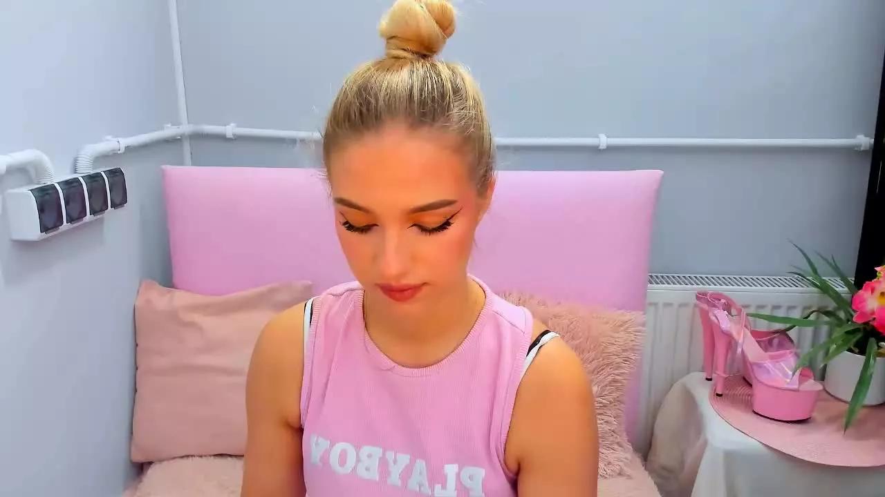 Offline EvetteDiva on Streamray