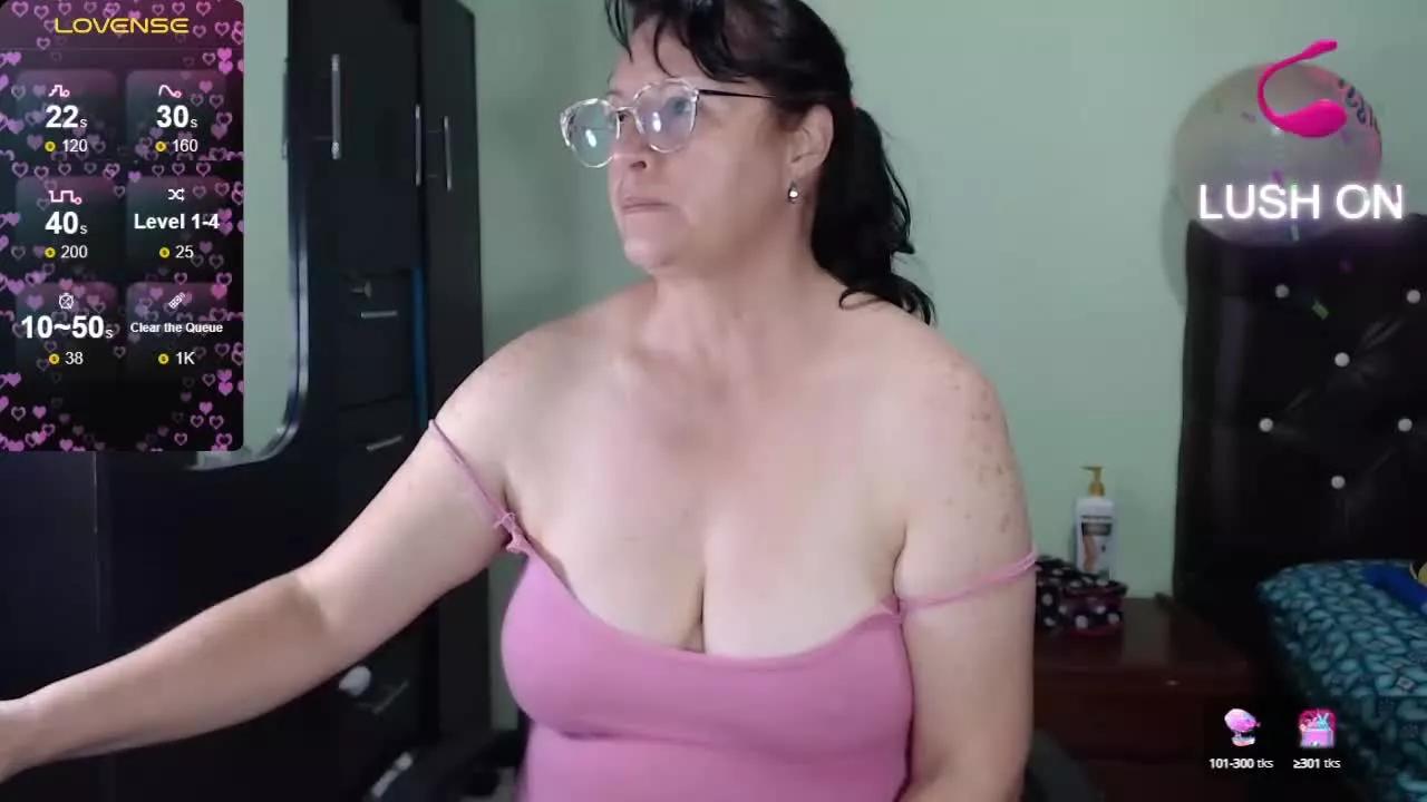 Offline hairyglad69 on Streamray