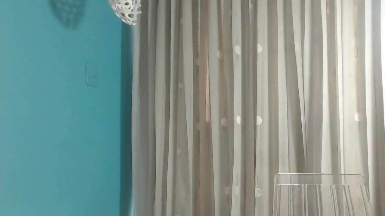 Offline HayleyPink on Streamray