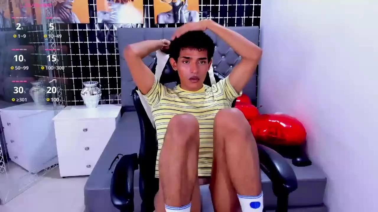 Offline Jess_Hunter18 on Streamray