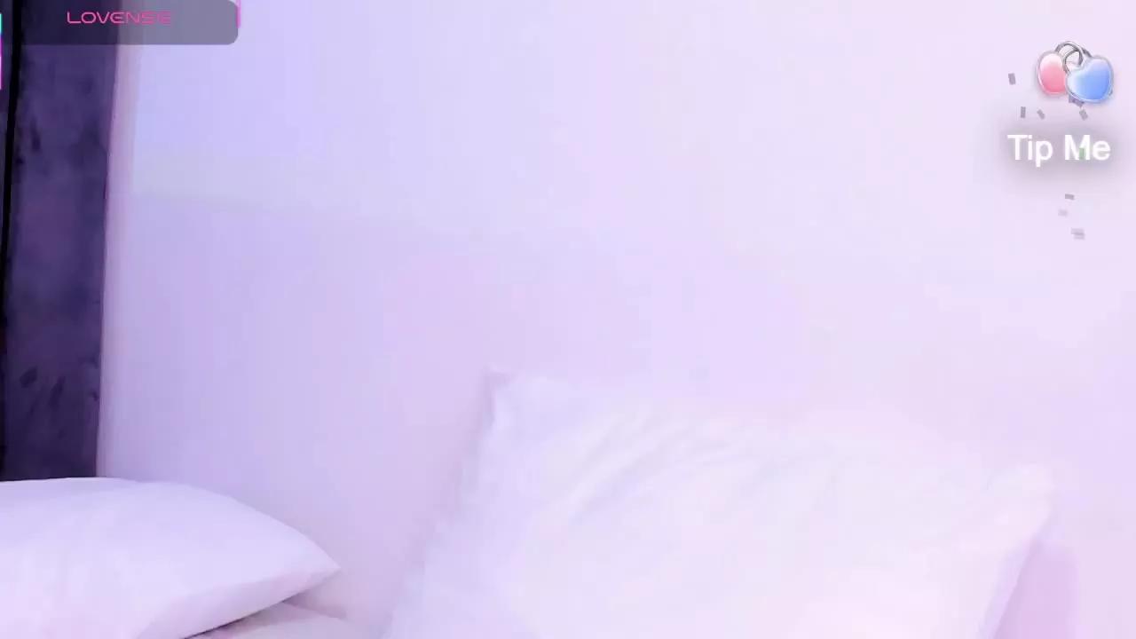 Offline JulietteBrown on Streamray