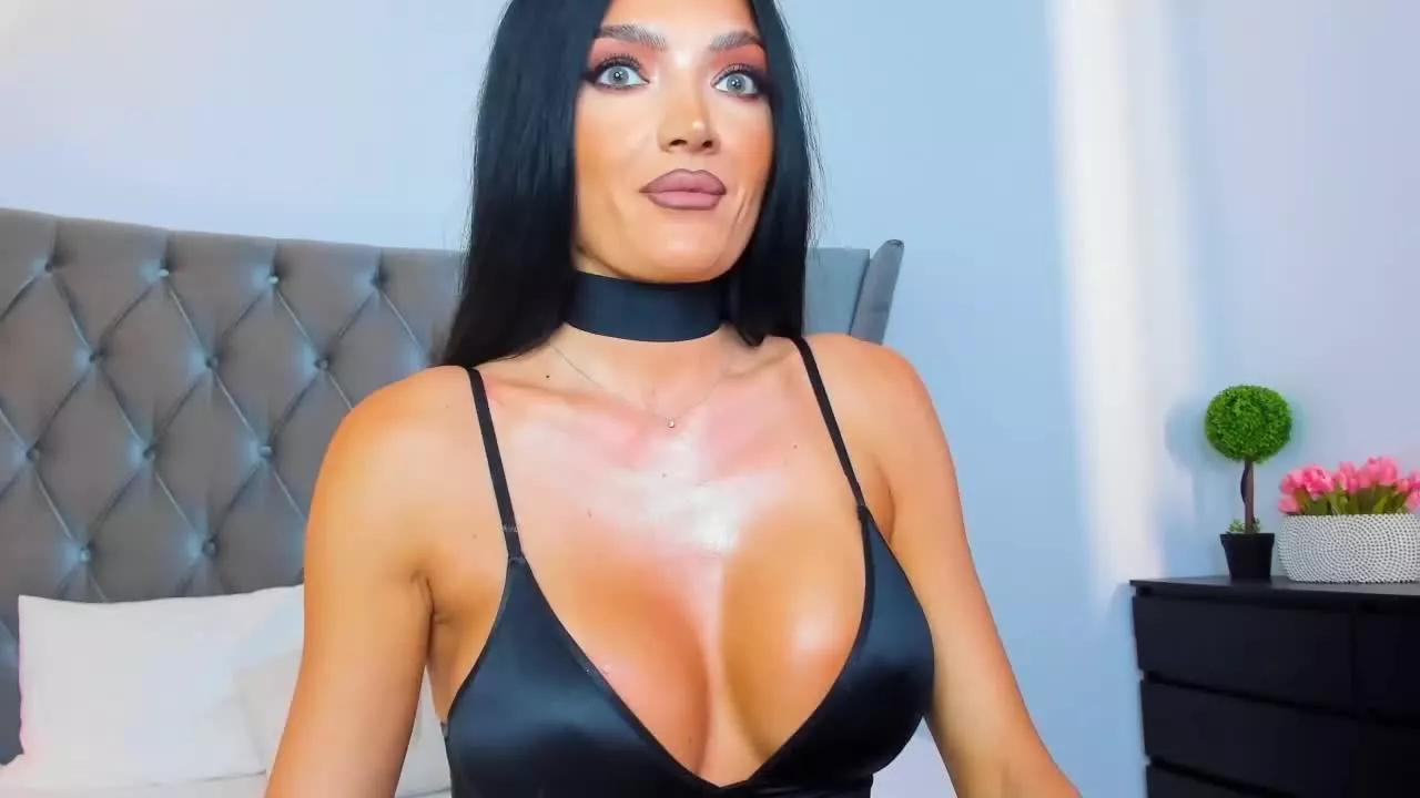 Offline KarinaSmithh on Streamray