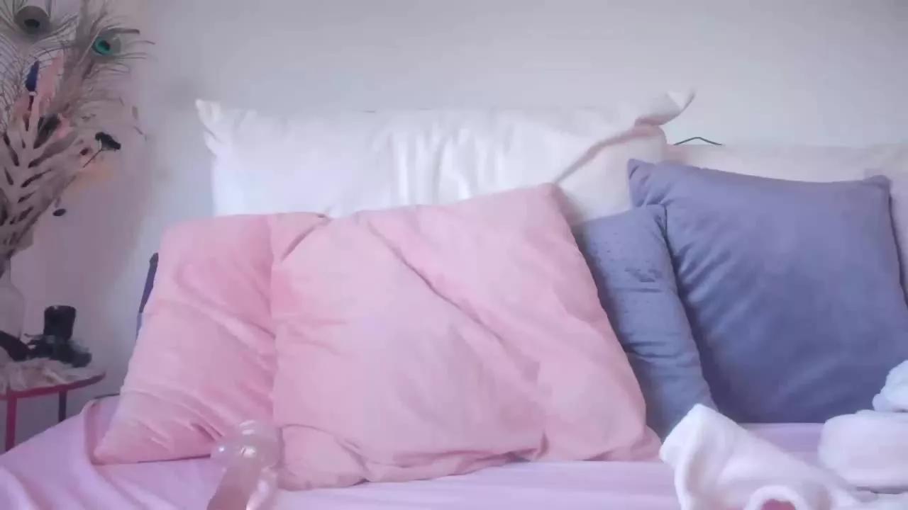 Offline KinkiNicoleCummings on Streamray