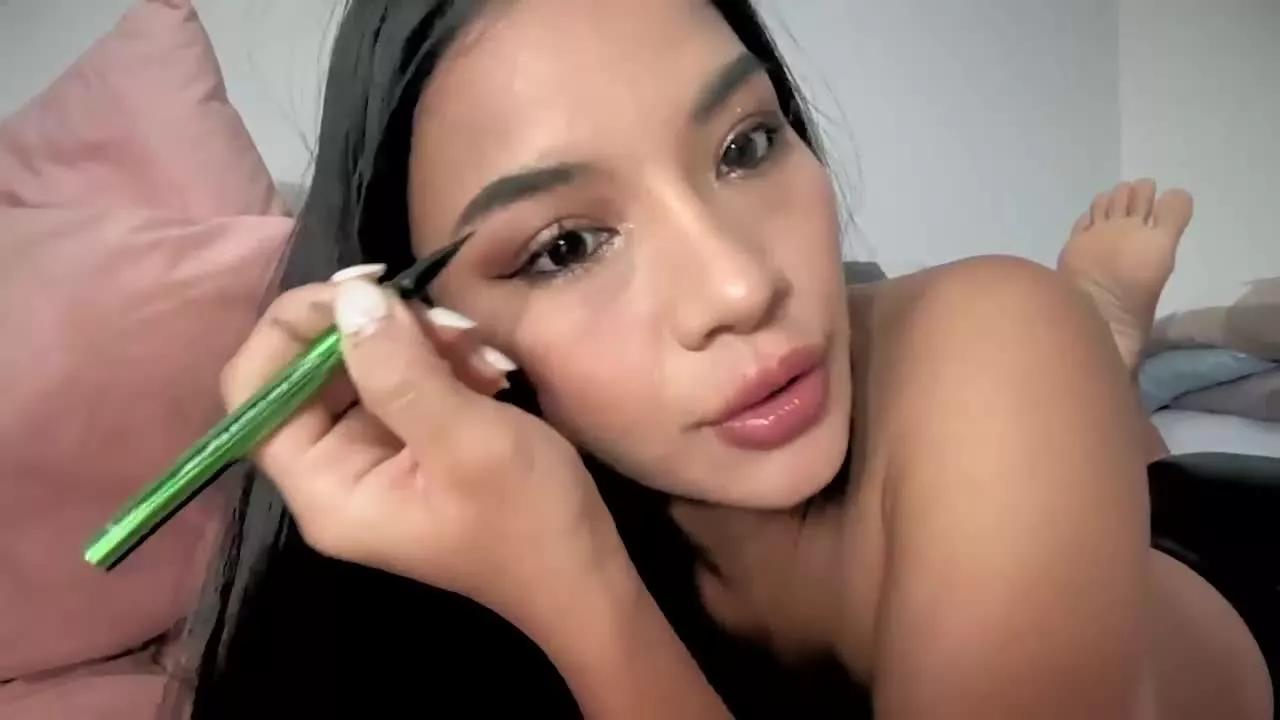 Offline KinkiNicoleCummings on Streamray