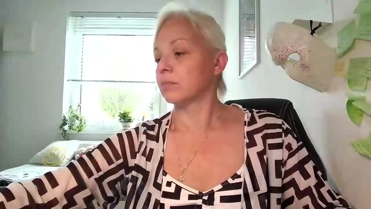 Offline LINSY_KIM on Streamray