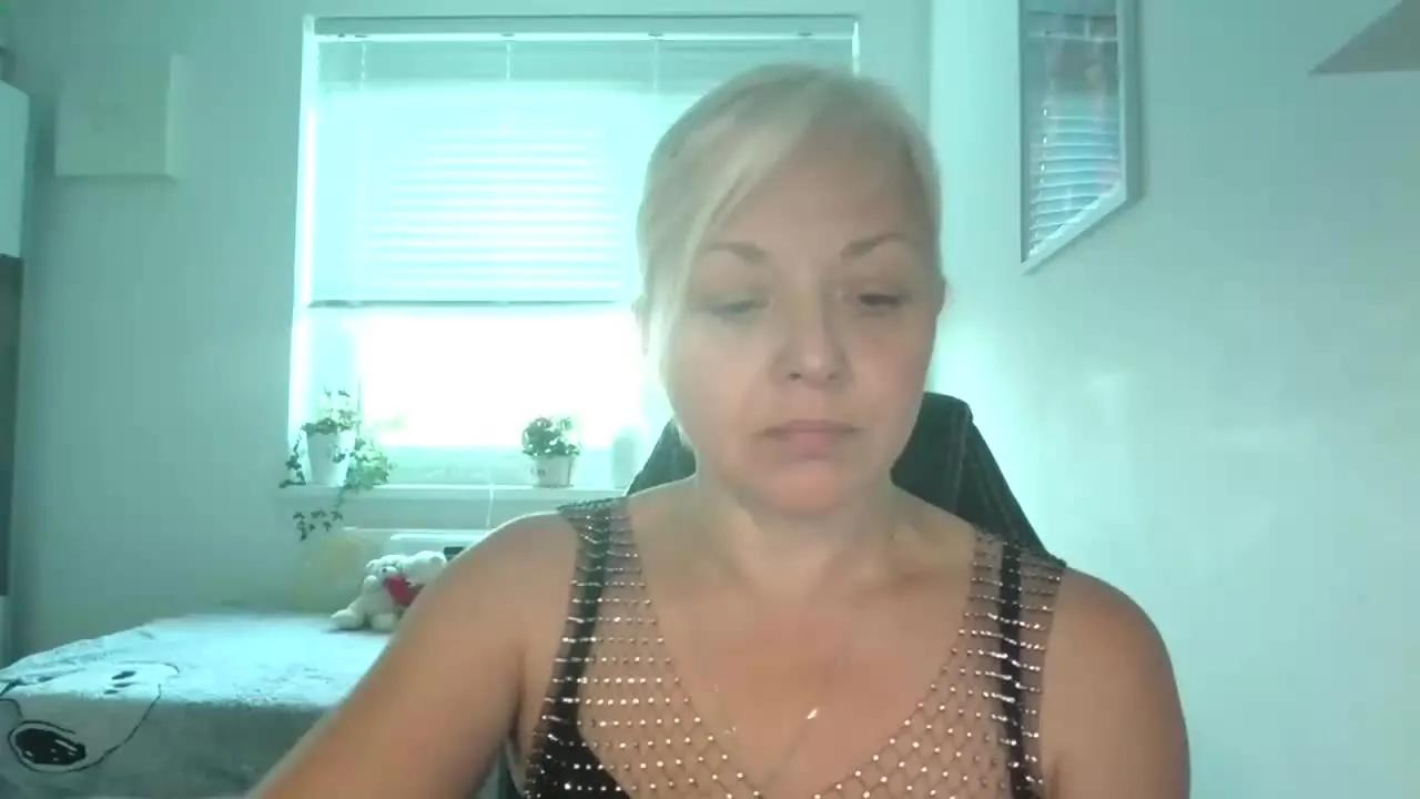 Offline LINSY_KIM on Streamray