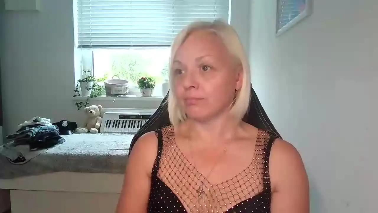 Offline LINSY_KIM on Streamray