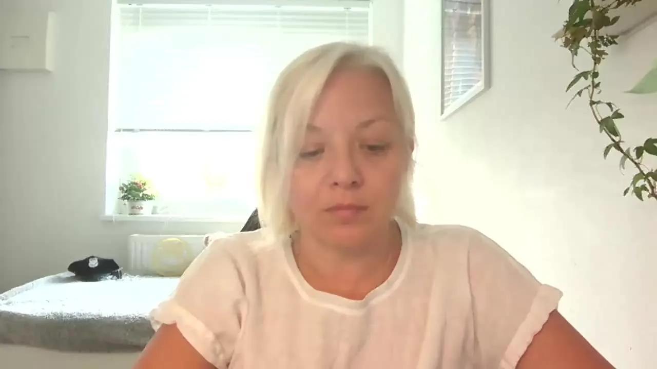 Offline LINSY_KIM on Streamray