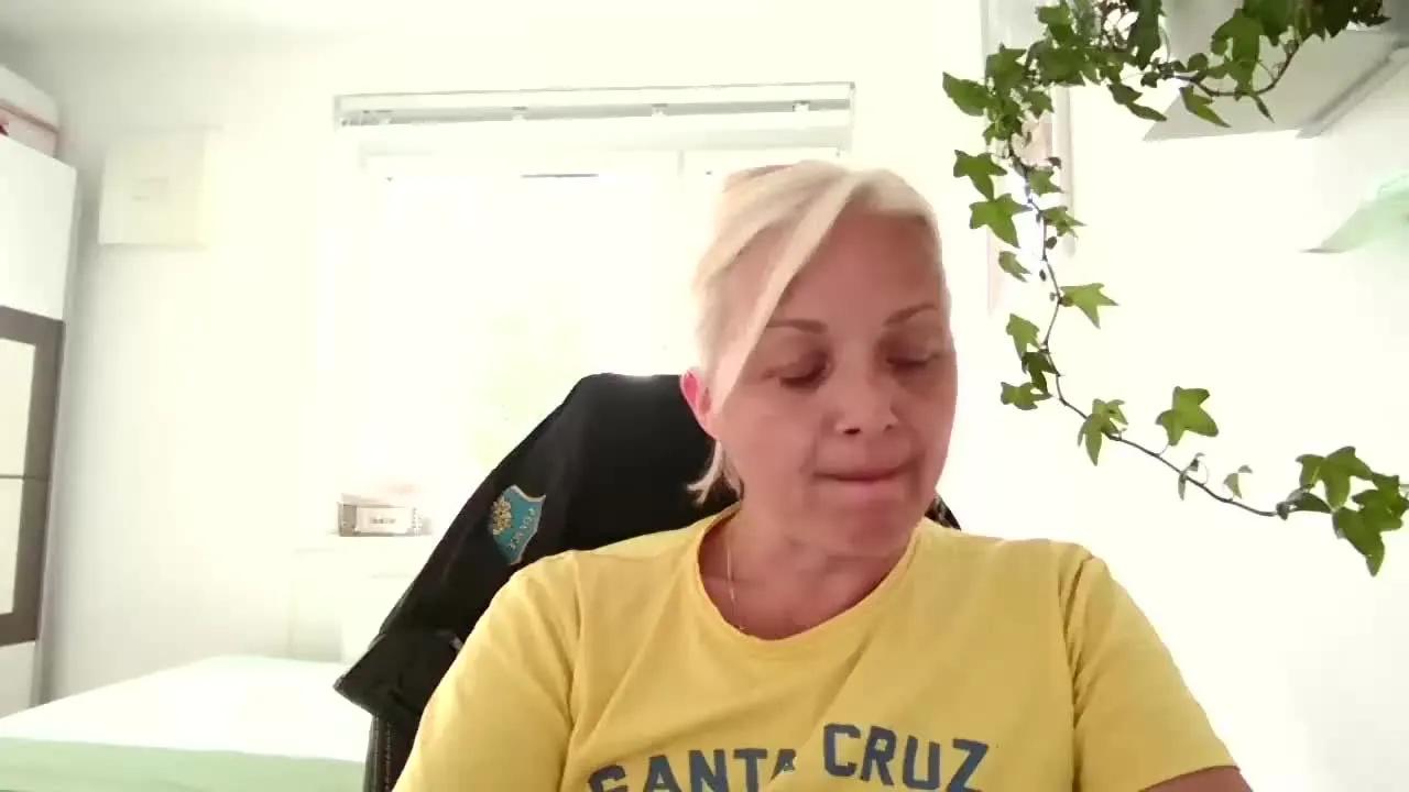 Offline LINSY_KIM on Streamray