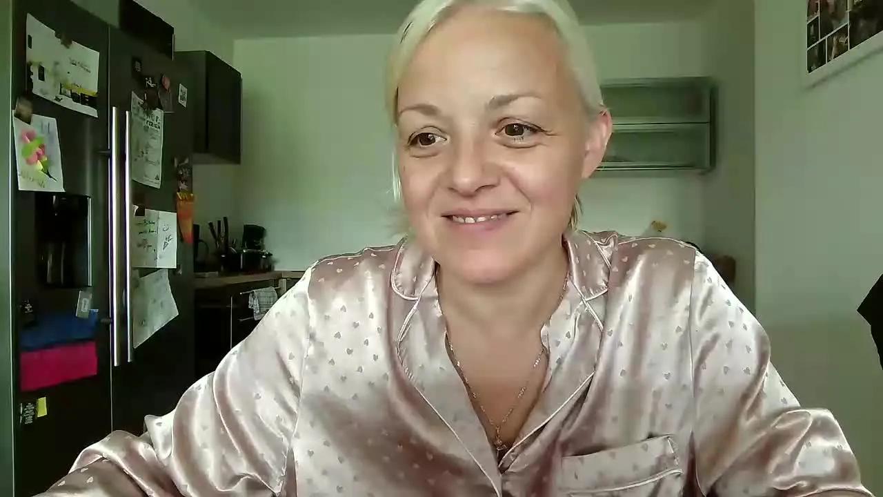 Offline LINSY_KIM on Streamray