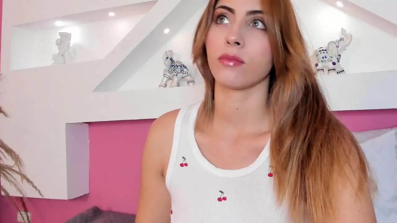 LucieBrown — Freechat on Streamray