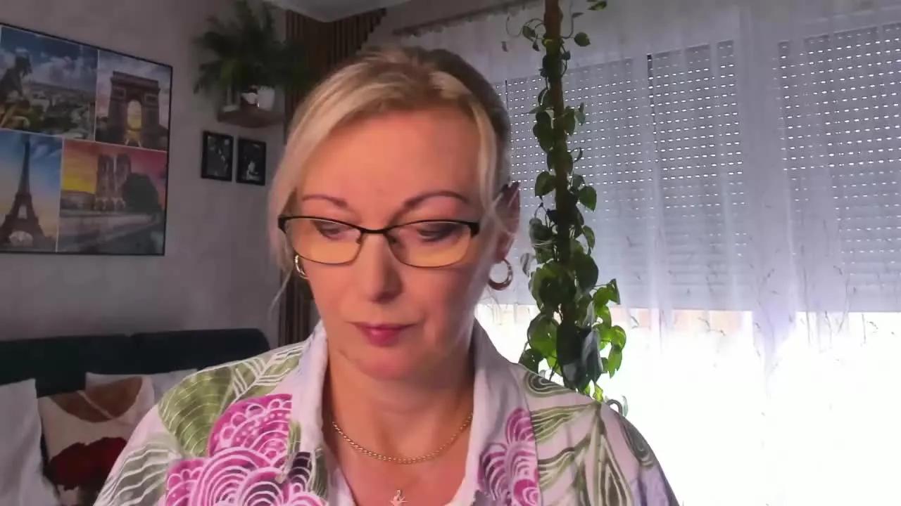 Offline LUXvanessa on Streamray