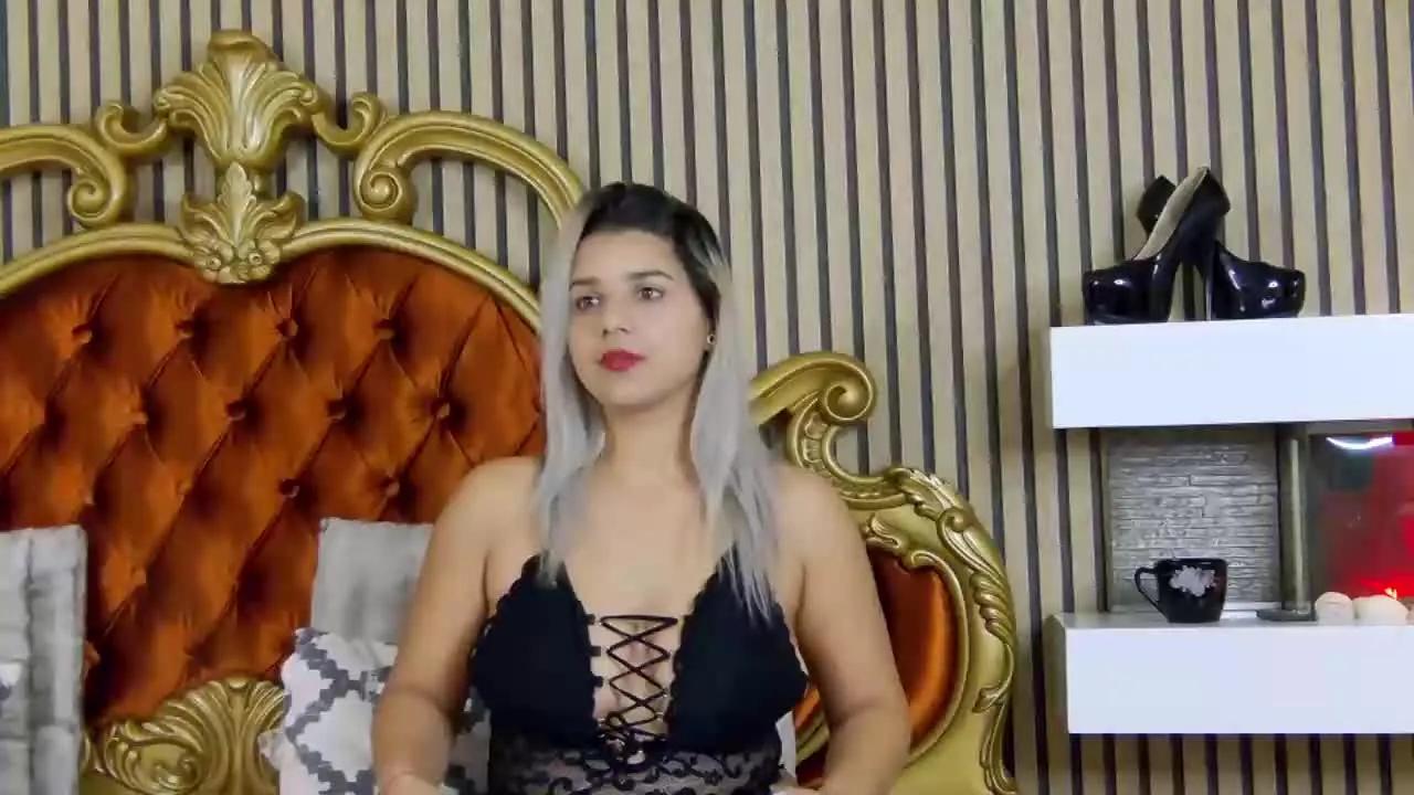 Offline MadisonCharm on Streamray