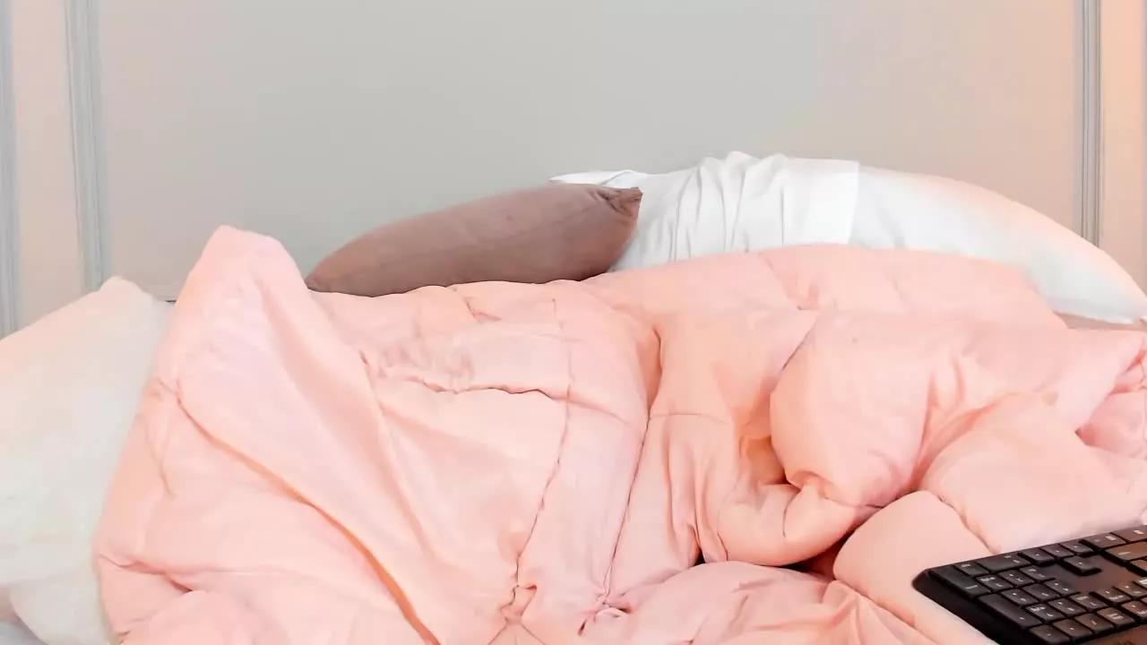 Offline MarianaSynnTS on Streamray