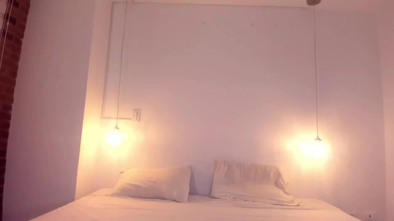 Offline MarianaSynnTS on Streamray