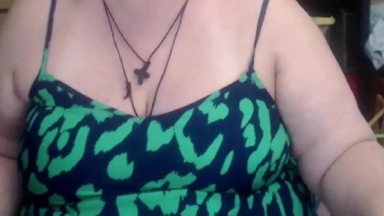 Offline mayalove6969 on Streamray