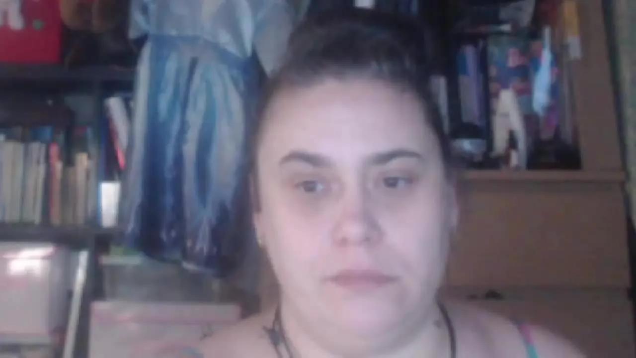 Offline mayalove6969 on Streamray