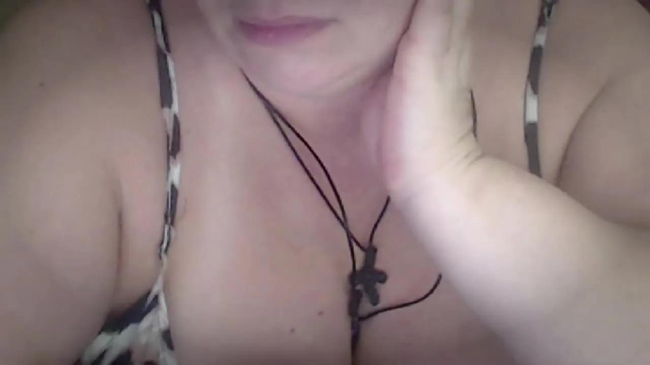 Offline mayalove6969 on Streamray