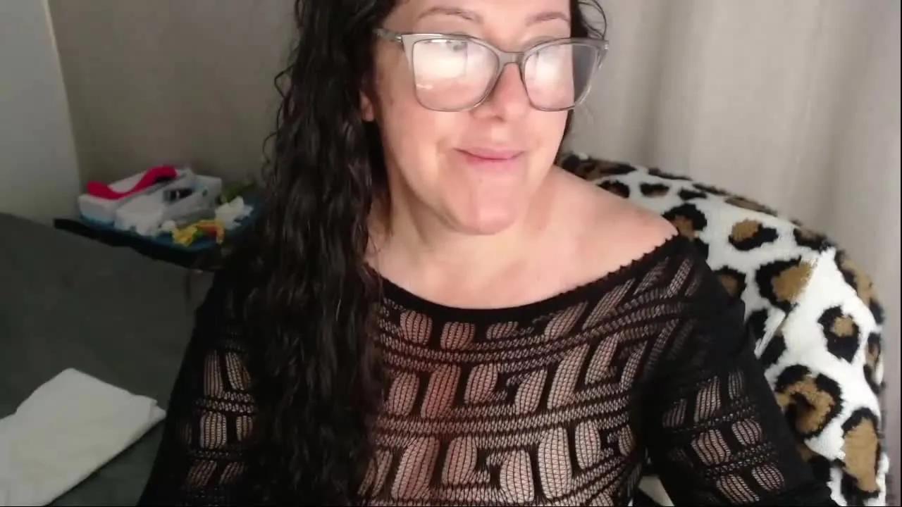 Offline Melisha69 on Streamray