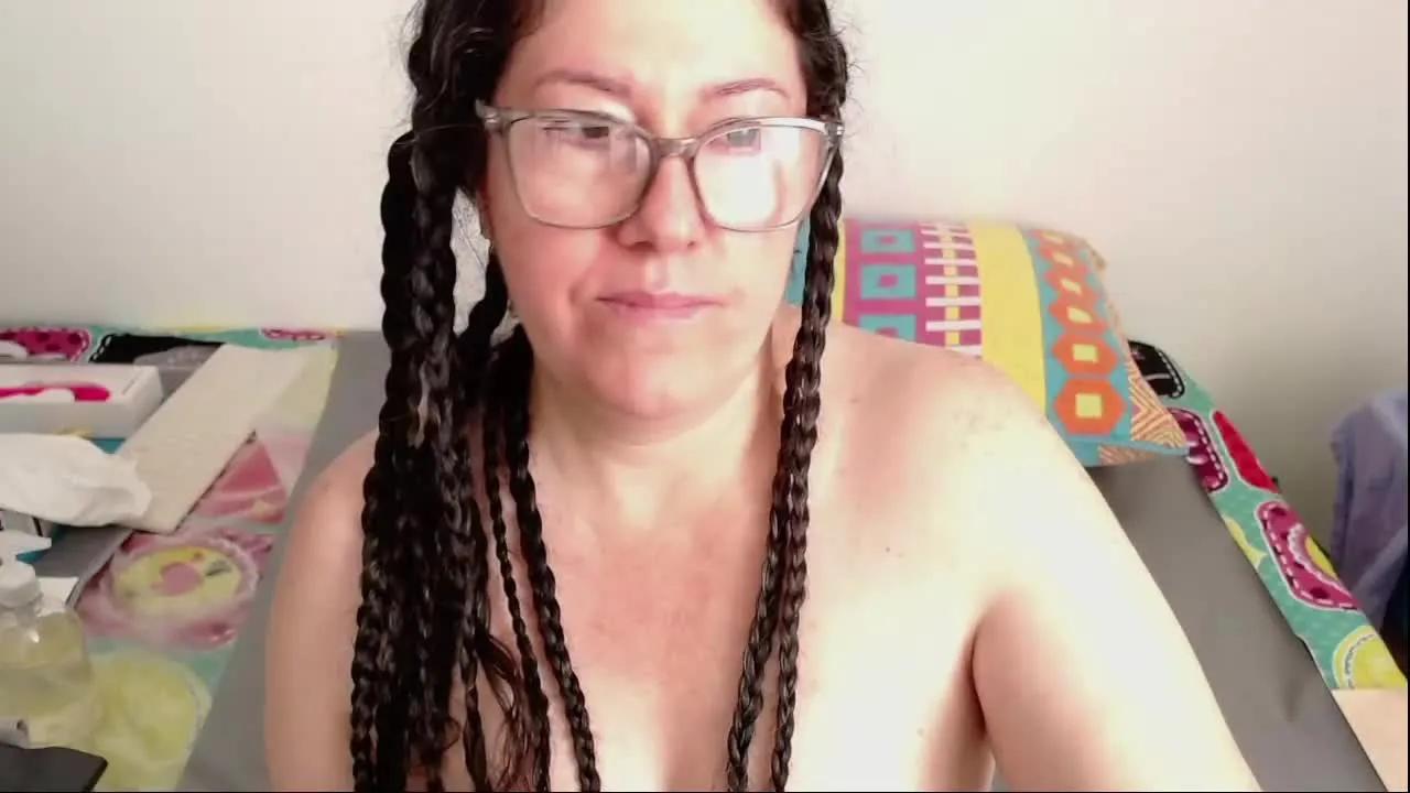 Offline Melisha69 on Streamray