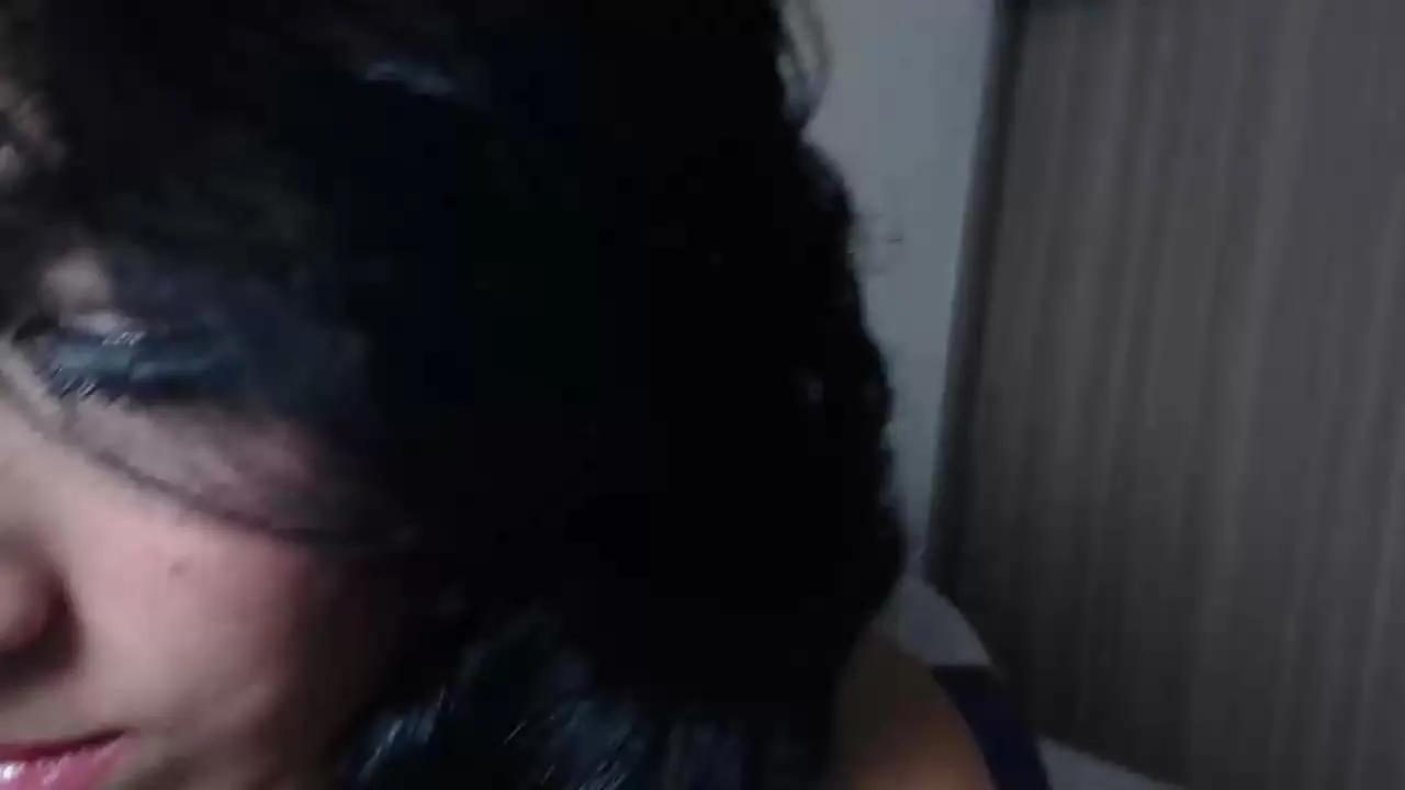 Offline Mia_Carter on Streamray