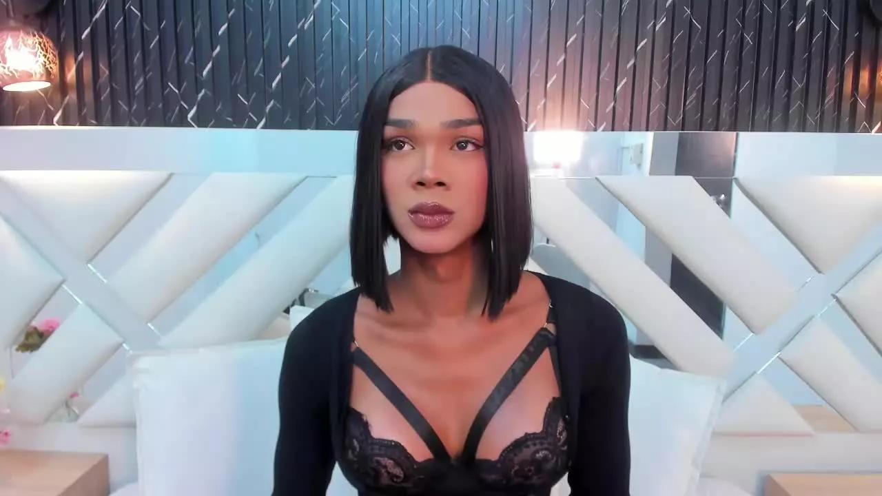 Offline Naomi_Steward on Streamray