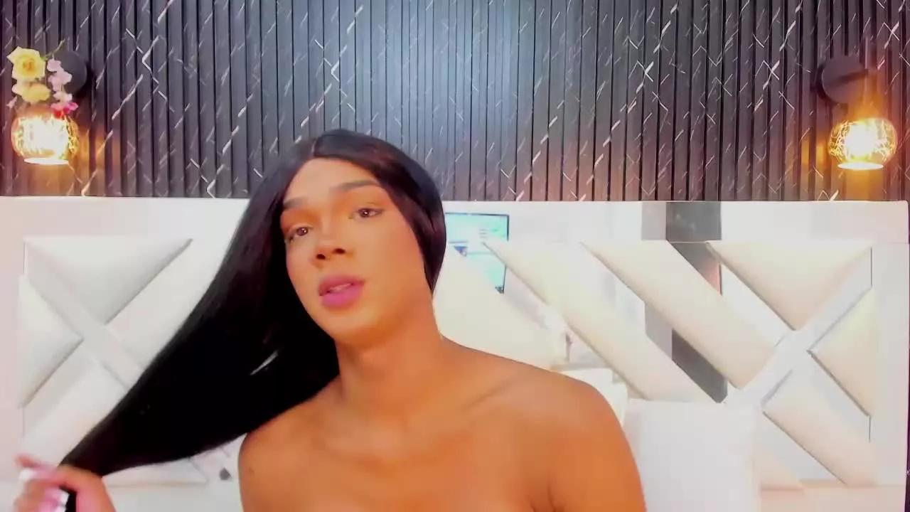 Offline Naomi_Steward on Streamray