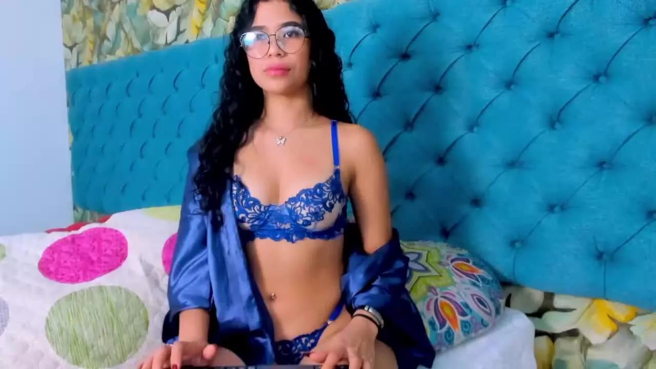 Offline NikoleMartinez on Streamray