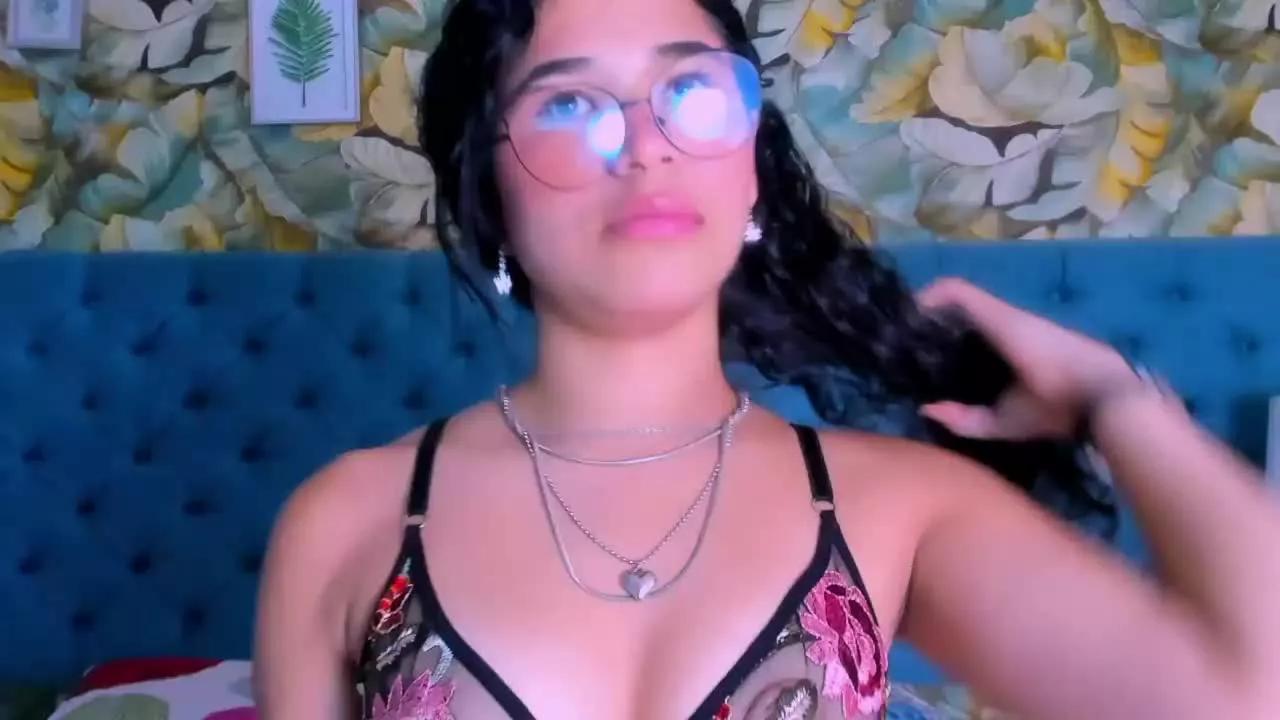 Offline NikoleMartinez on Streamray