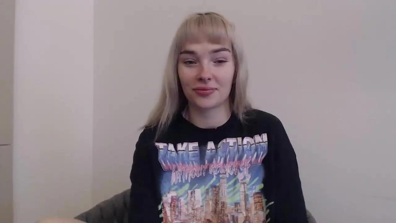 Offline PollyDesire on Streamray