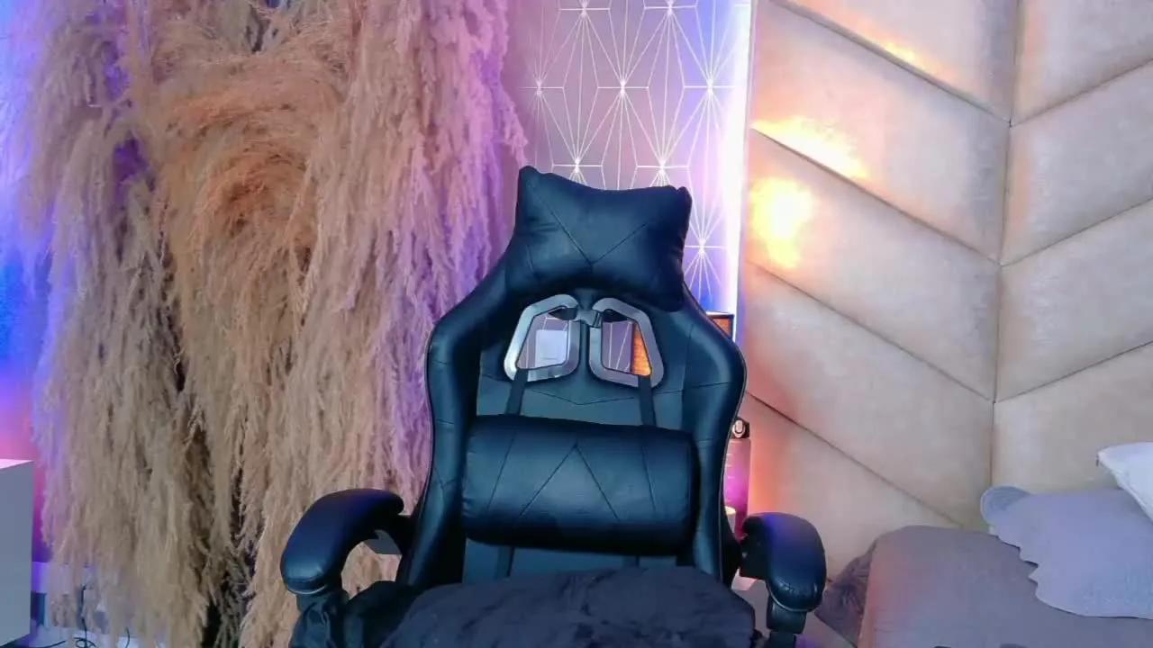 Offline Samira_lewis on Streamray