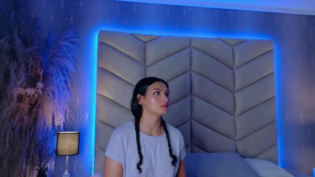 Offline Samira_lewis on Streamray