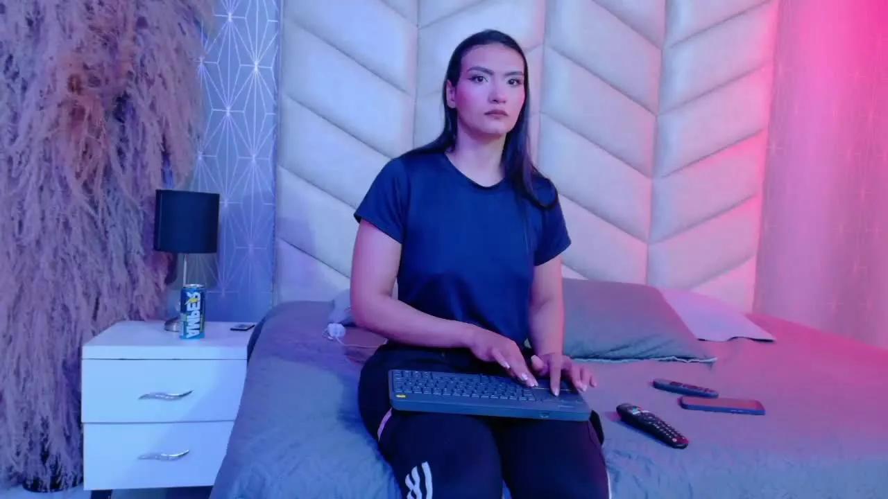 Offline Samira_lewis on Streamray