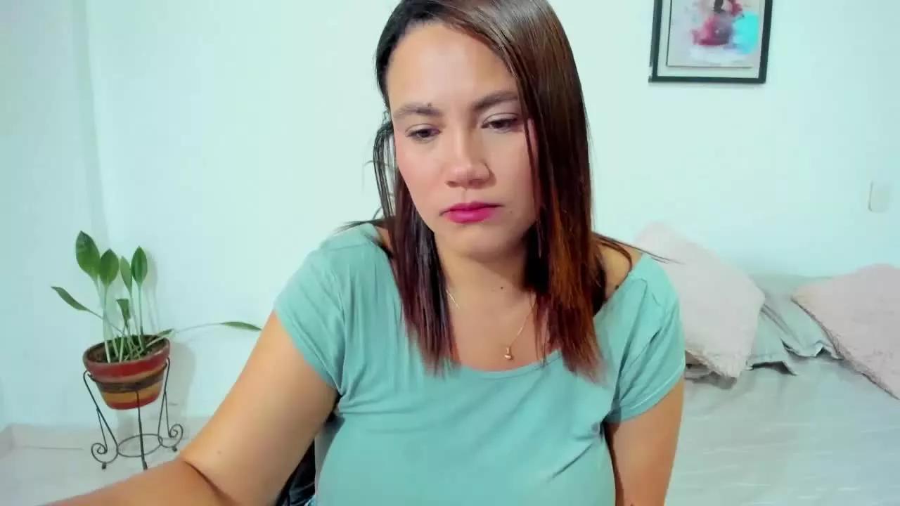 Offline SharonGreys on Streamray