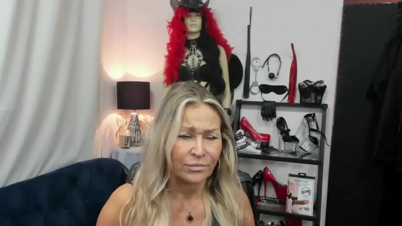 Offline smileCRYSTAL on Streamray