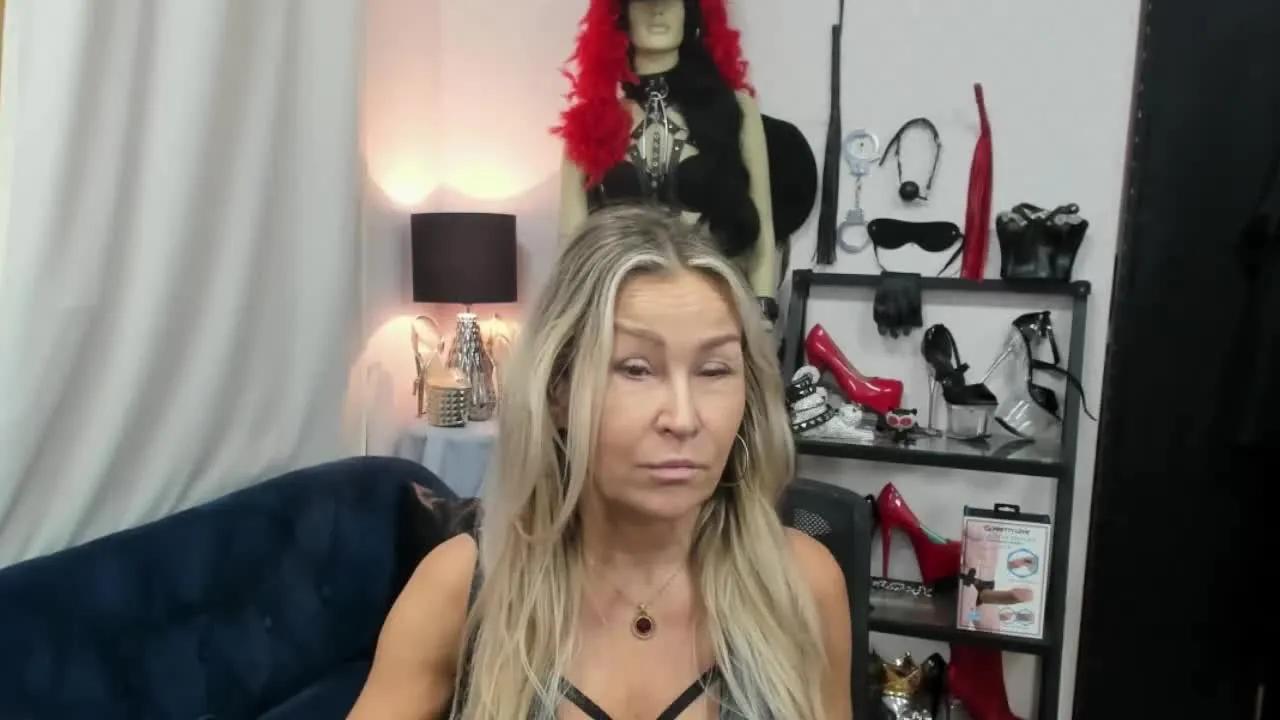 Offline smileCRYSTAL on Streamray