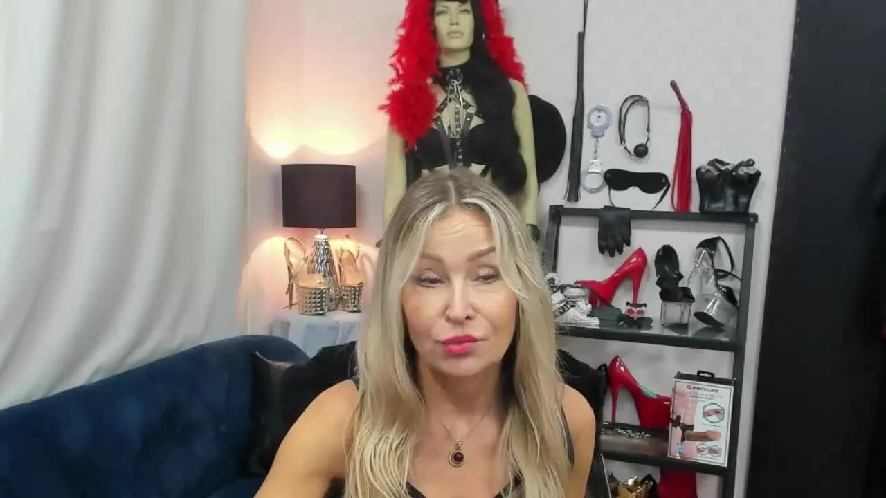 Offline smileCRYSTAL on Streamray