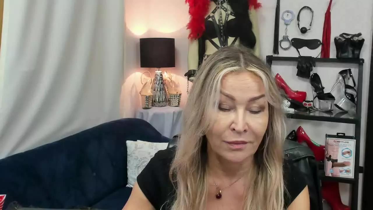 Offline smileCRYSTAL on Streamray