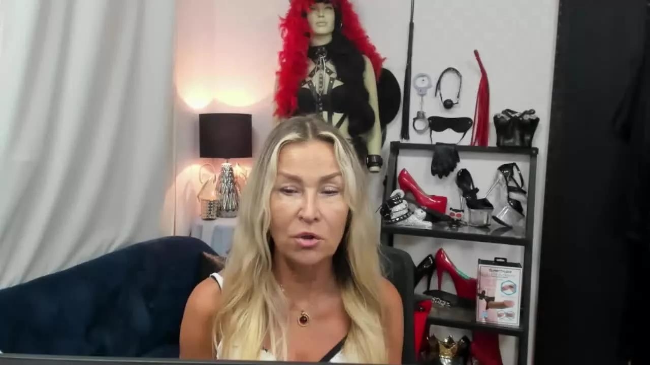 Offline smileCRYSTAL on Streamray