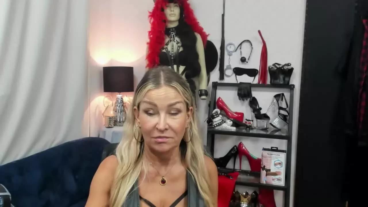 Offline smileCRYSTAL on Streamray