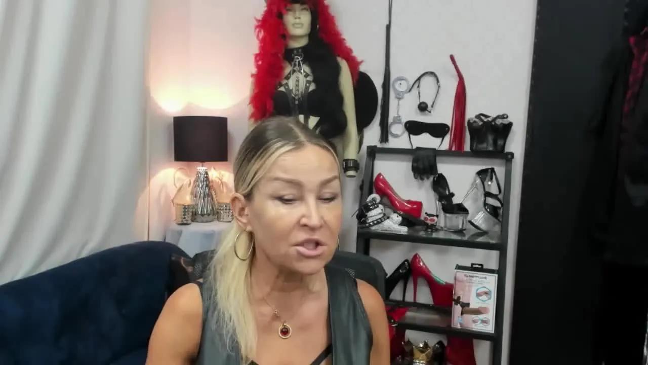 Offline smileCRYSTAL on Streamray